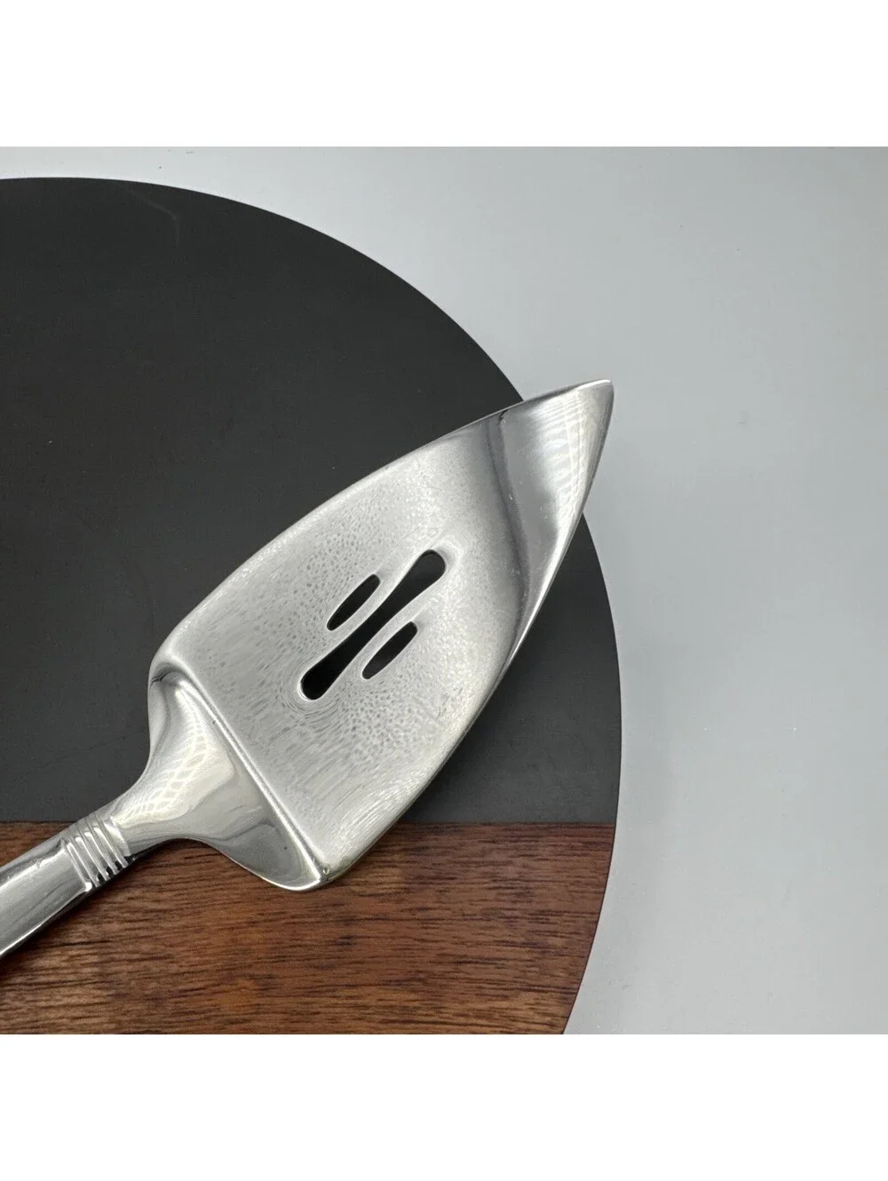 Oneida Stainless Steel Slotted Pie/Cake Server Holiday Entertaining Wedding EUC